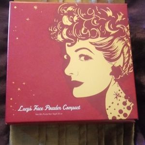 Besame I Love Lucy face powder